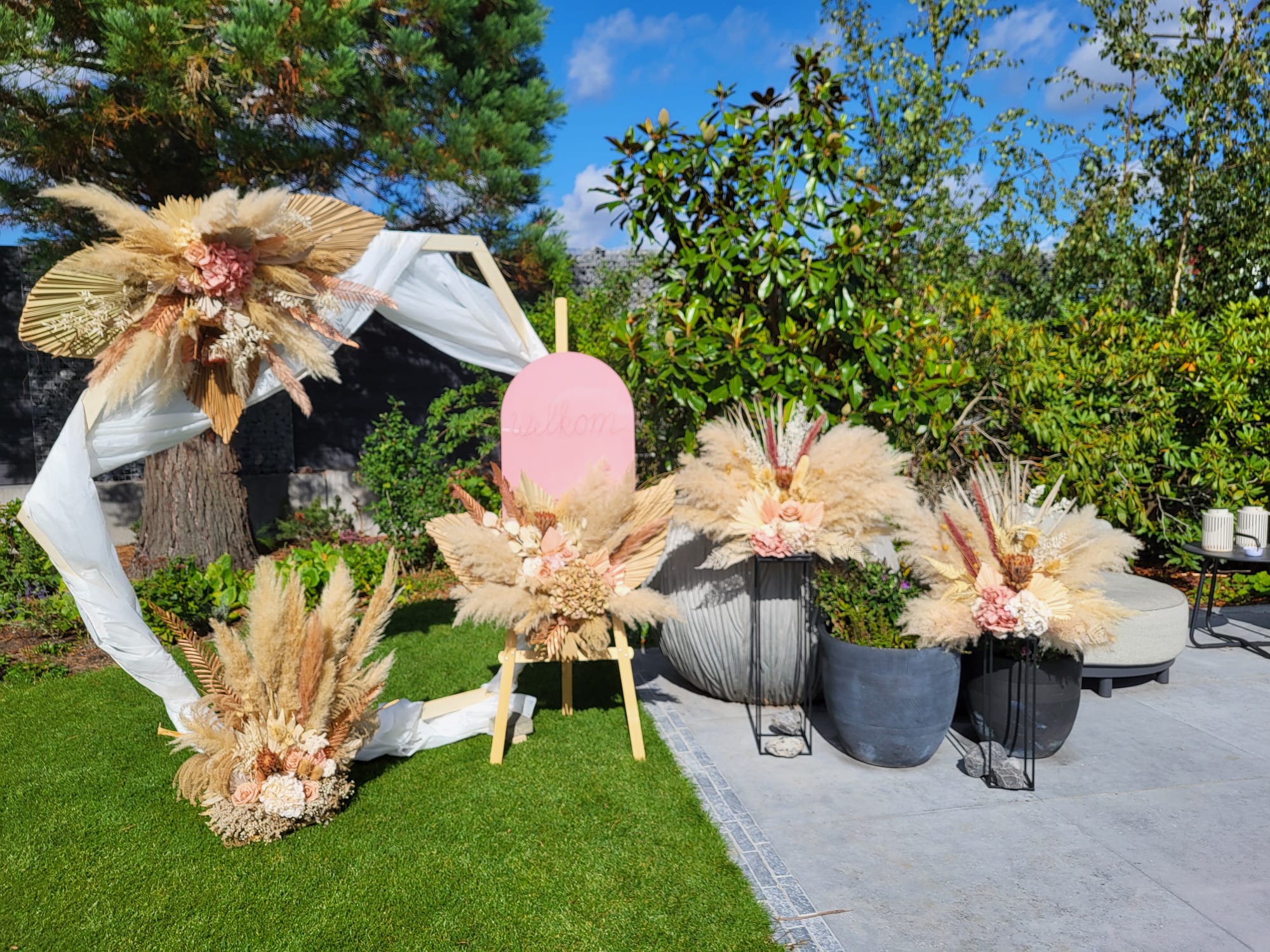 Verhuur feestaankleding