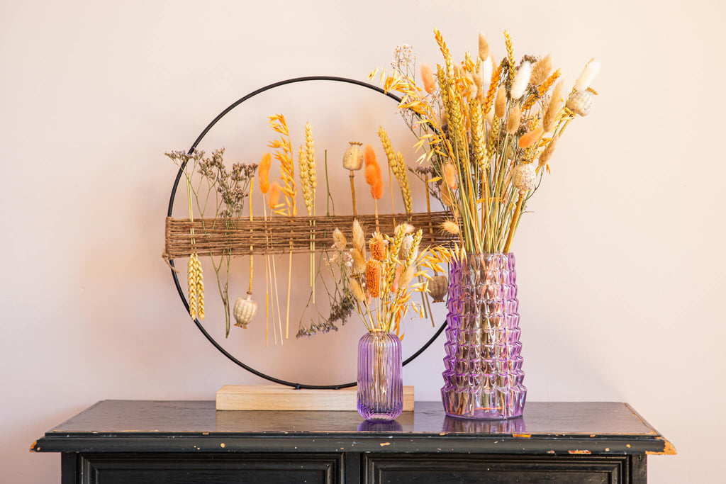 Droogbloemcirkel op standaard groot tint oranje/paars/naturel