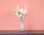 Vaas helder glas met droogbloemen naturel