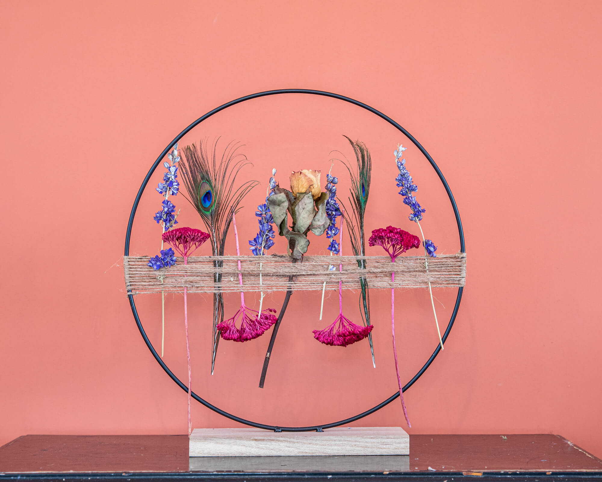 Droogbloem cirkel op standaard groot Blue/Pink